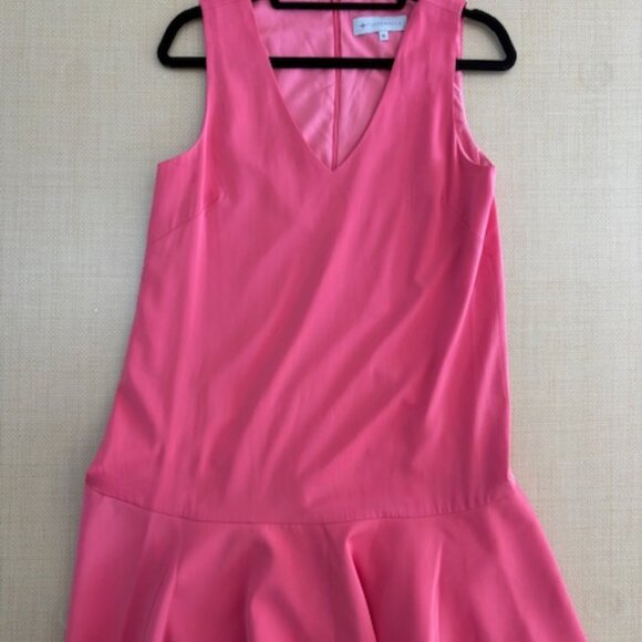 Tuckernuck Gina V-Neck Drop Waist Ruffle Sleeveless Shift Dress Pink Coral sz M - Picture 3 of 3